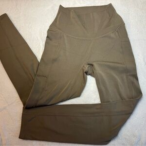 Paragon High-Rise Naked Pocket leggings.